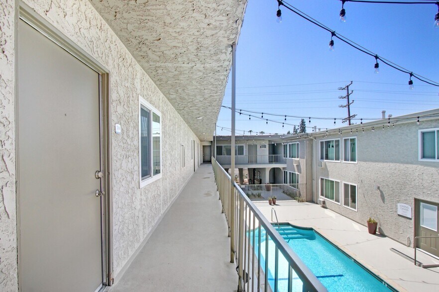 More Photos Of 14849 Vanowen St, Van Nuys Apartments For Sale