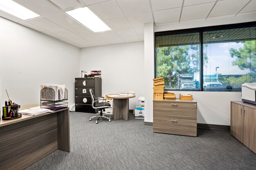 More Photos Of 23113 Plaza Pointe Dr, Laguna Hills Office For Sale