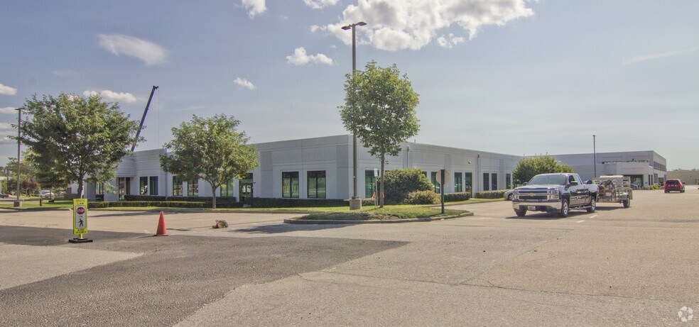 More Photos Of 100 Sockanosset Cross Rd, Cranston Office For Lease