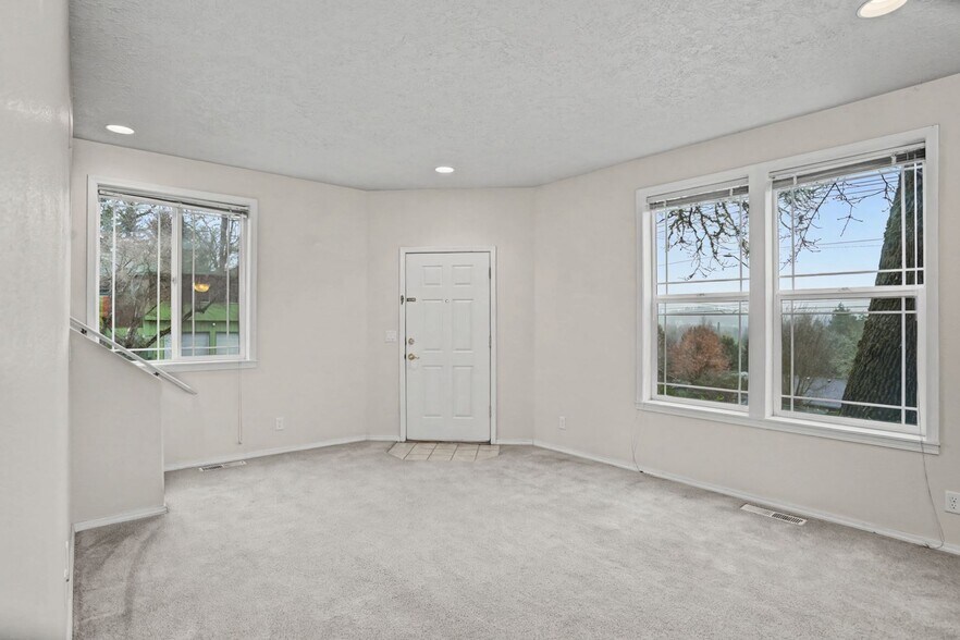 More Photos Of 505 Woodland Dr NW, Salem Multifamily For Sale