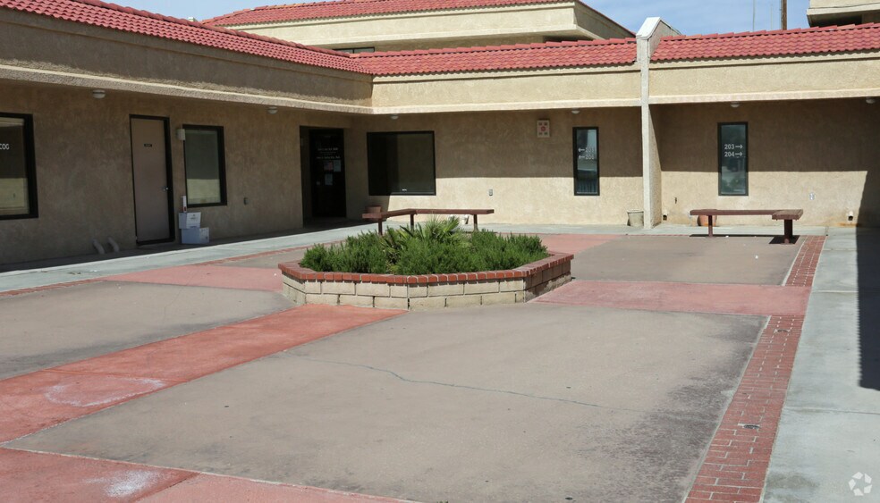 More Photos Of 15995 Tuscola Rd, Apple Valley Medical For Lease