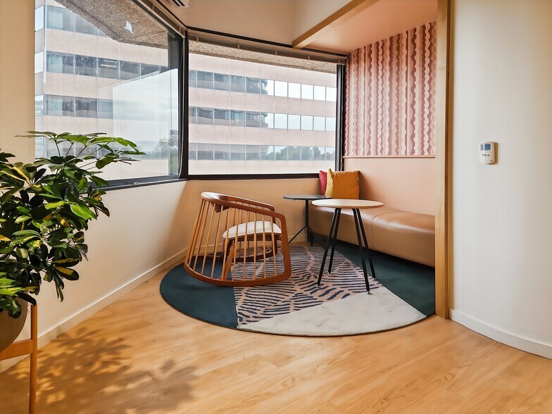 More Photos Of 2451 Crystal Dr, Arlington Coworking Space