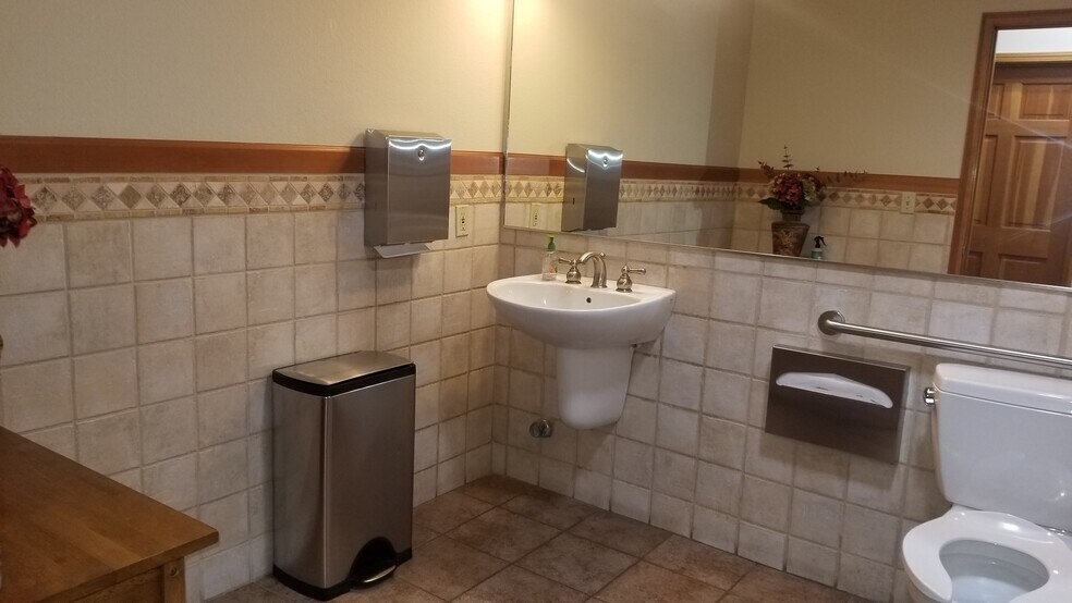 More Photos Of 2055 Anderson Rd, Davis Office For Lease