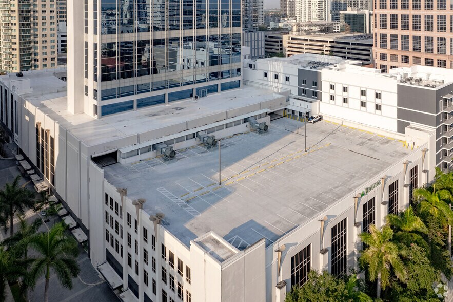 More Photos Of 100 SE 3rd Ave, Fort Lauderdale Office For Lease