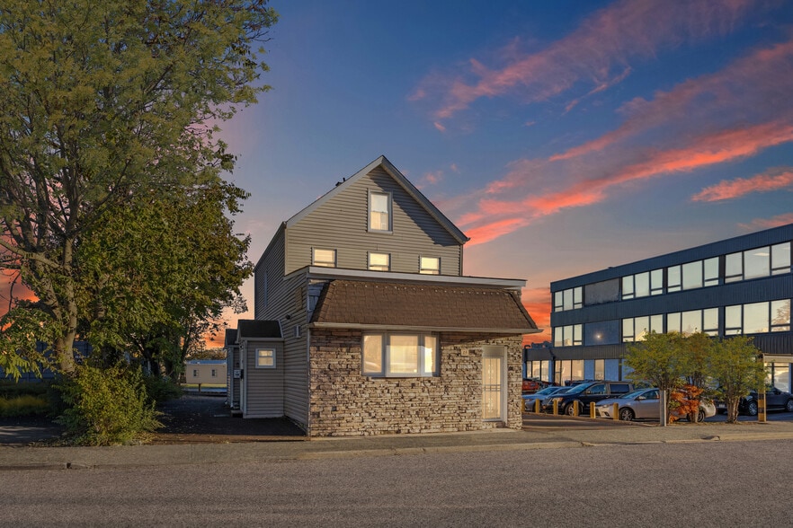 Primary Photo Of 15 E Carl St, Hicksville Office For Sale
