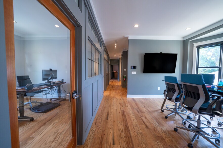 More Photos Of 152 N Tucker St, Memphis Loft Creative Space For Sale
