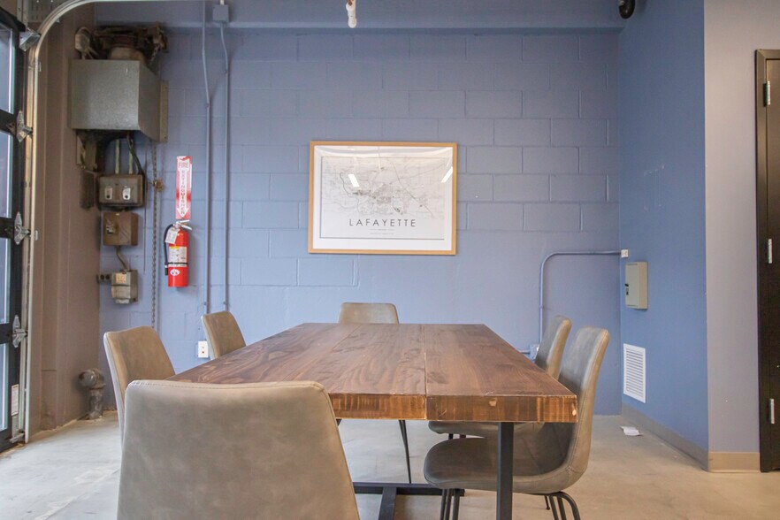 More Photos Of 615 Ferry St, Lafayette Office For Lease