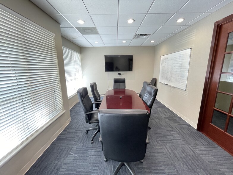 More Photos Of 4965 NW 8th Ave, Gainesville Office For Lease