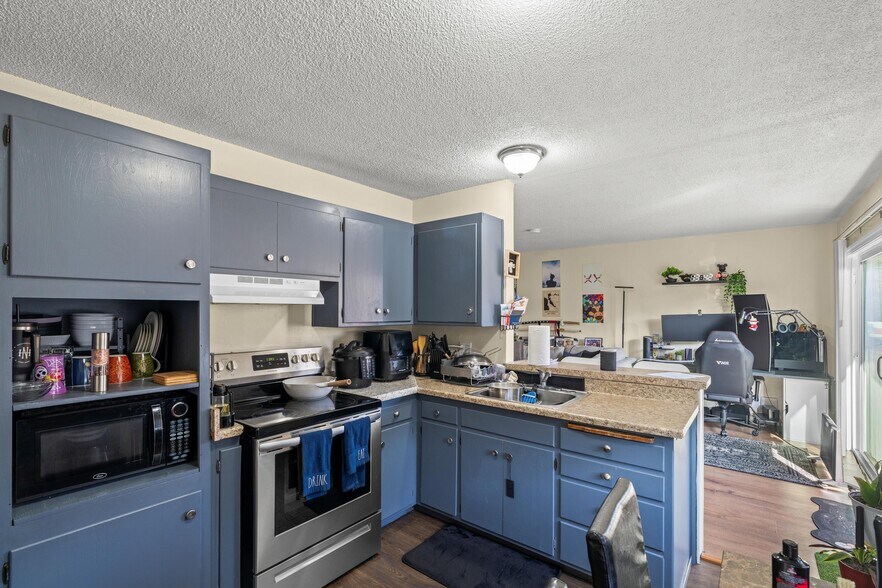 More Photos Of 25039 Cypress Ave, Hayward Apartments For Sale