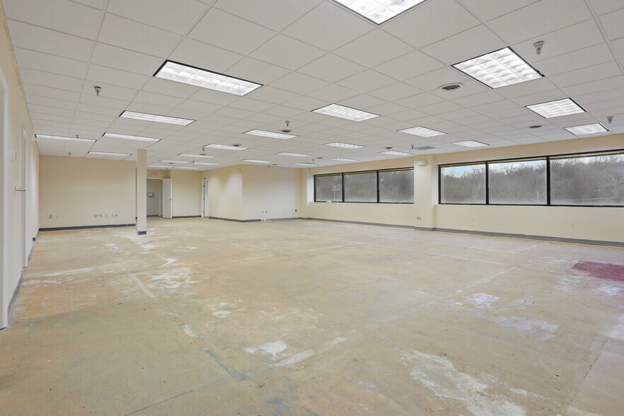 More Photos Of 339 Buschs Frontage Rd, Annapolis Medical For Lease
