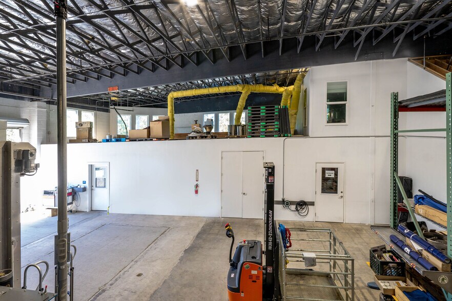 More Photos Of 110 Spring Hill Dr, Grass Valley Manufacturing For Lease