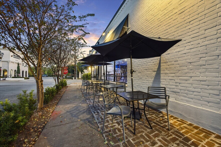 More Photos Of 2135-2147 Westheimer Rd, Houston Unknown For Lease