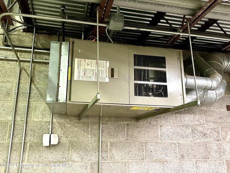 More Photos Of 624 Fellows St, Scranton Office For Lease