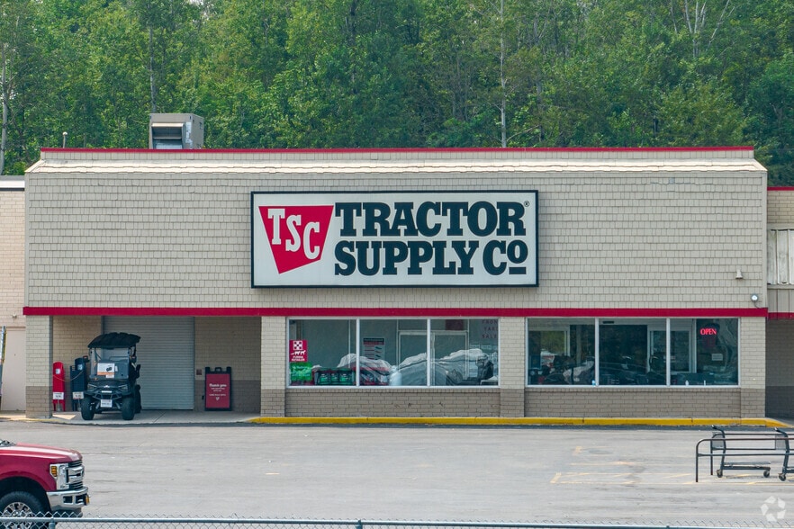 More Photos Of 3779 State Route 13, Pulaski Unknown For Lease