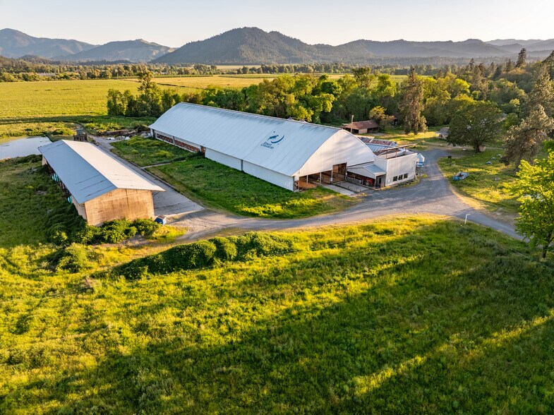 More Photos Of 6531 Lower River Rd, Grants Pass Specialty For Sale
