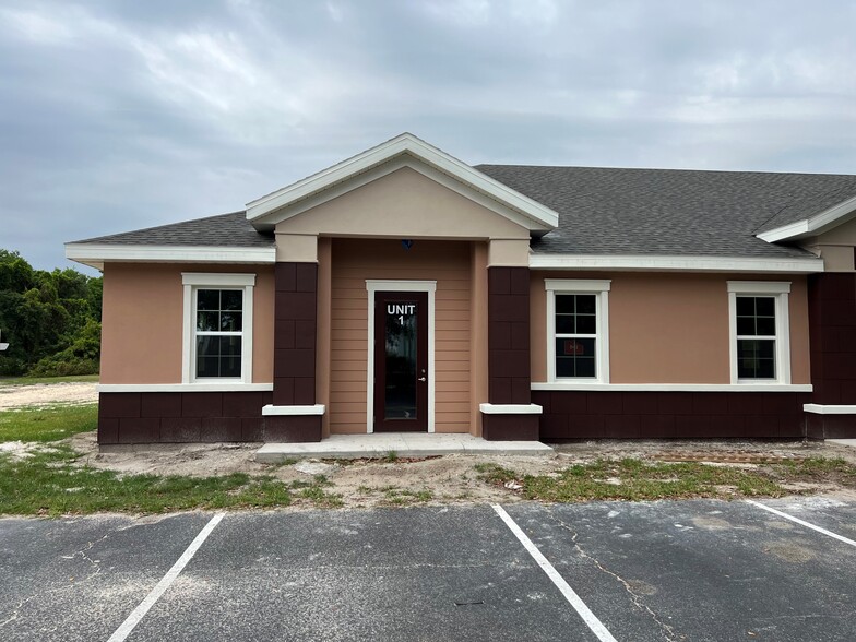 Primary Photo Of 1600 Lexington Green Ln, Sanford Medical For Lease