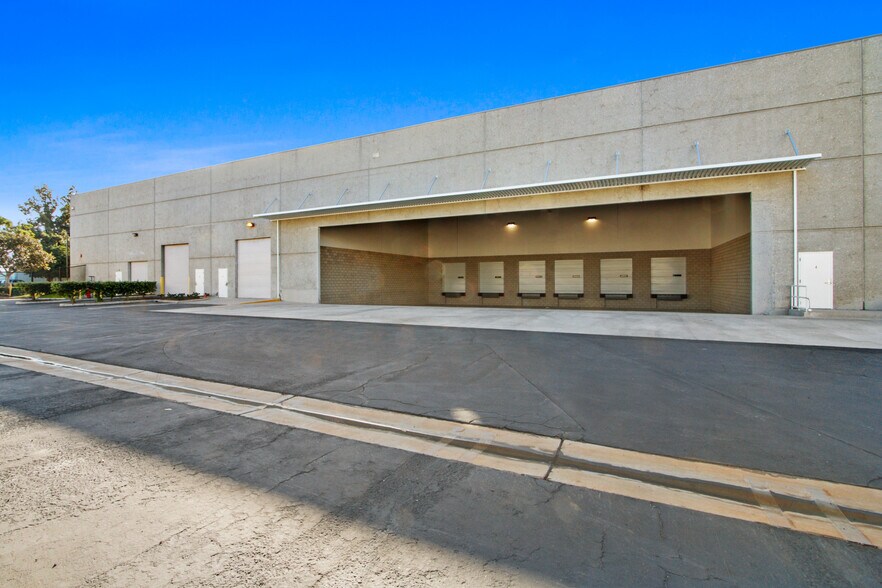 More Photos Of 4155-4165 E La Palma Ave, Anaheim Research And Development For Sale