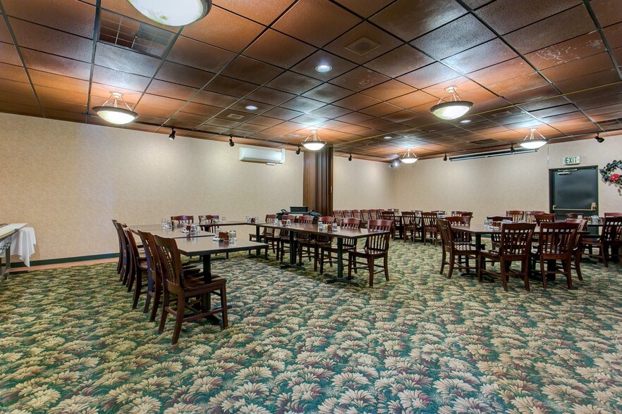 More Photos Of 710 S Columbia Ave, Connell Restaurant For Sale