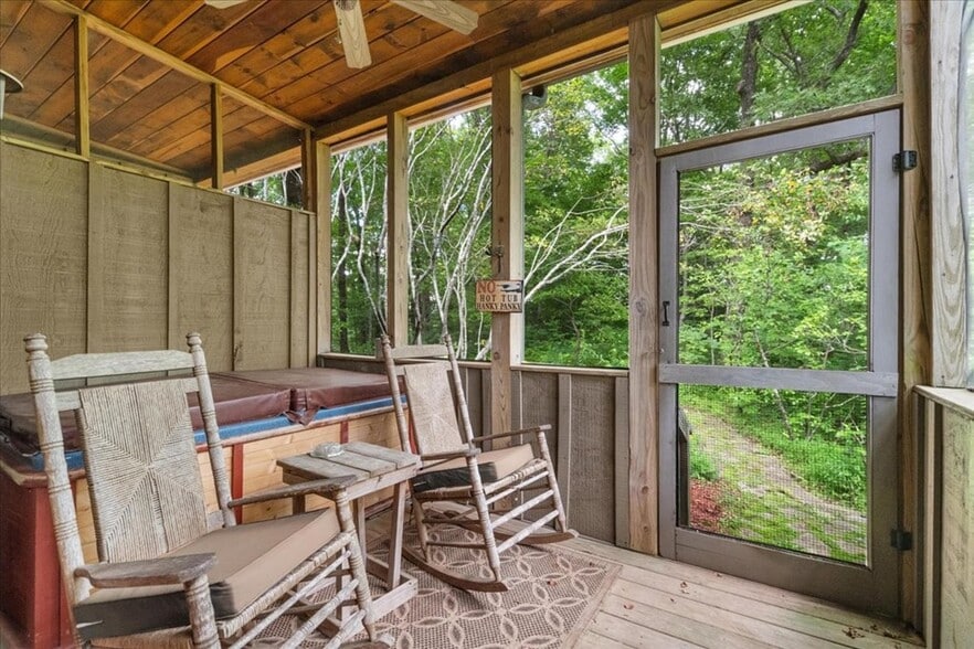 More Photos Of 9440 GA-52, Chatsworth Hospitality For Sale