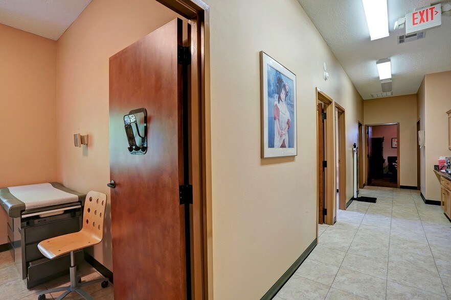 More Photos Of 3208 Broadway St, Houston Medical For Lease