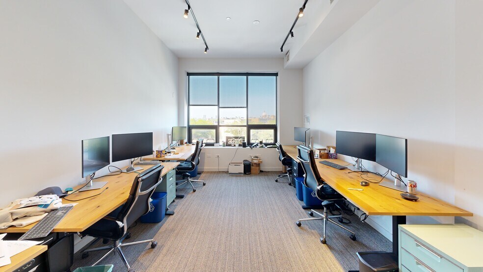 More Photos Of 1643 N Milwaukee Ave, Chicago Office For Lease