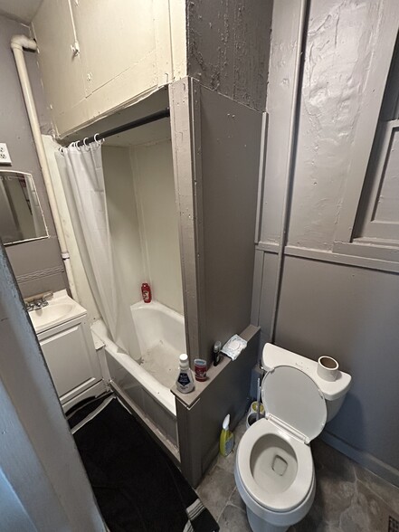 More Photos Of 1424 30th St, Des Moines Apartments For Sale