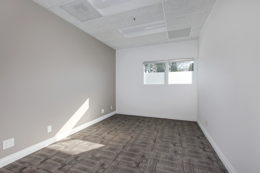 More Photos Of 2535 Kettner Blvd, San Diego Office Residential For Sale