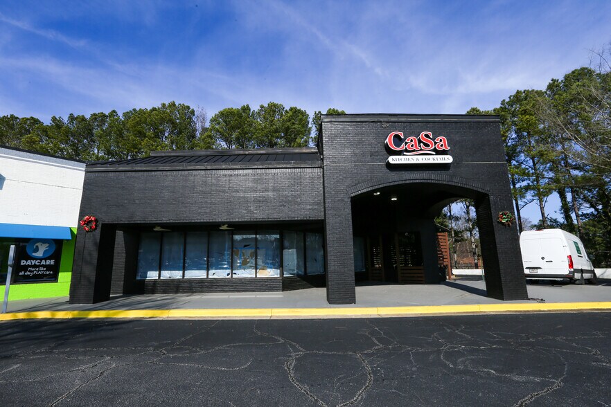 More Photos Of 8610 Roswell Rd, Atlanta Unknown For Lease