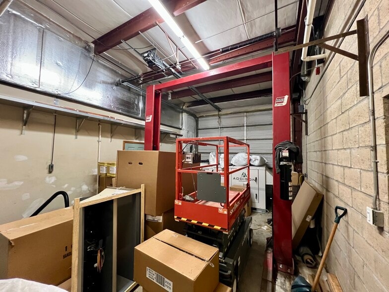 More Photos Of 1303 Avondale Rd, New Windsor Warehouse For Sale