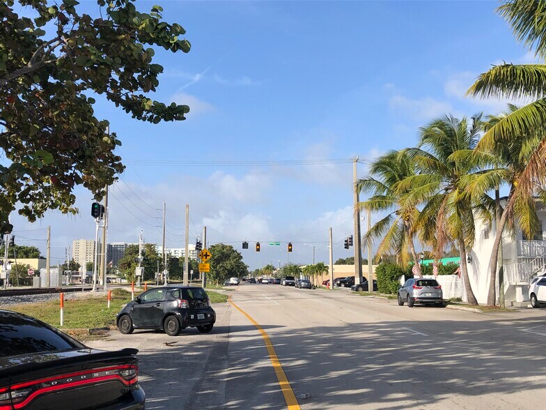 More Photos Of 923 S 21st Ave, Hollywood General Retail For Sale