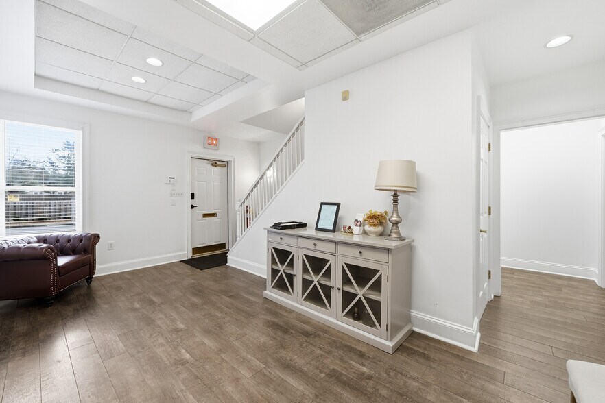 More Photos Of 324 Cherokee St NE, Marietta Office For Lease