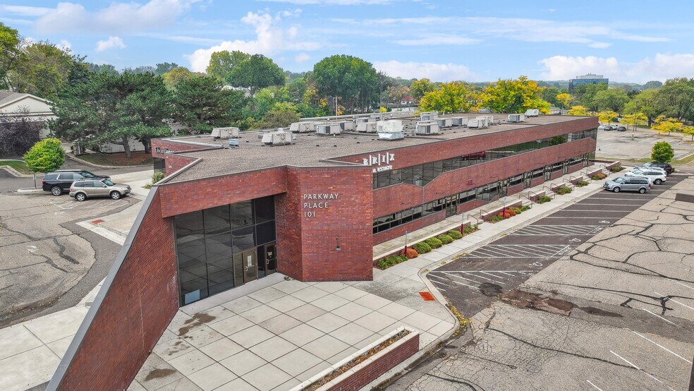 More Photos Of 101 W Burnsville Pky, Burnsville Office For Sale