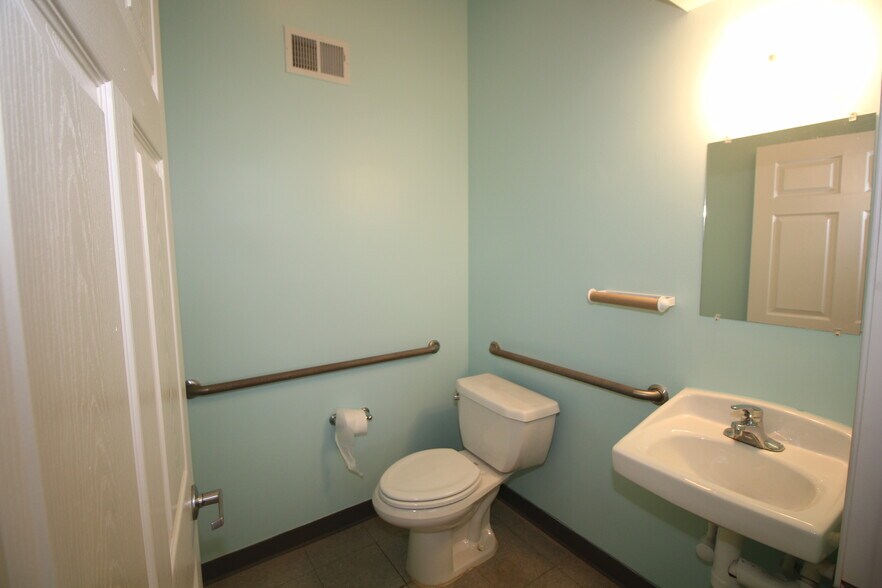 More Photos Of 1 Nami Ln, Hamilton Medical For Sale