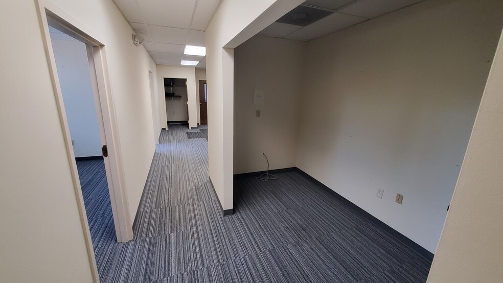 More Photos Of 900 E North St, Greenville Office For Sale