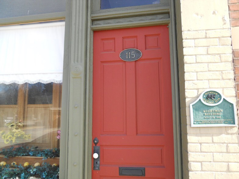 More Photos Of 115 S Main St, Vassar Office Residential For Lease