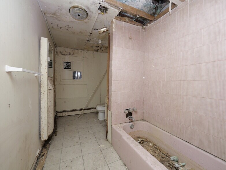 More Photos Of 170 Chambers St, Newburgh Apartments For Sale