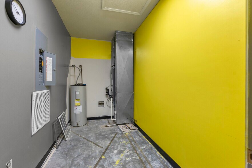 More Photos Of 2437 Myra Dr, Cape Girardeau Office For Sale