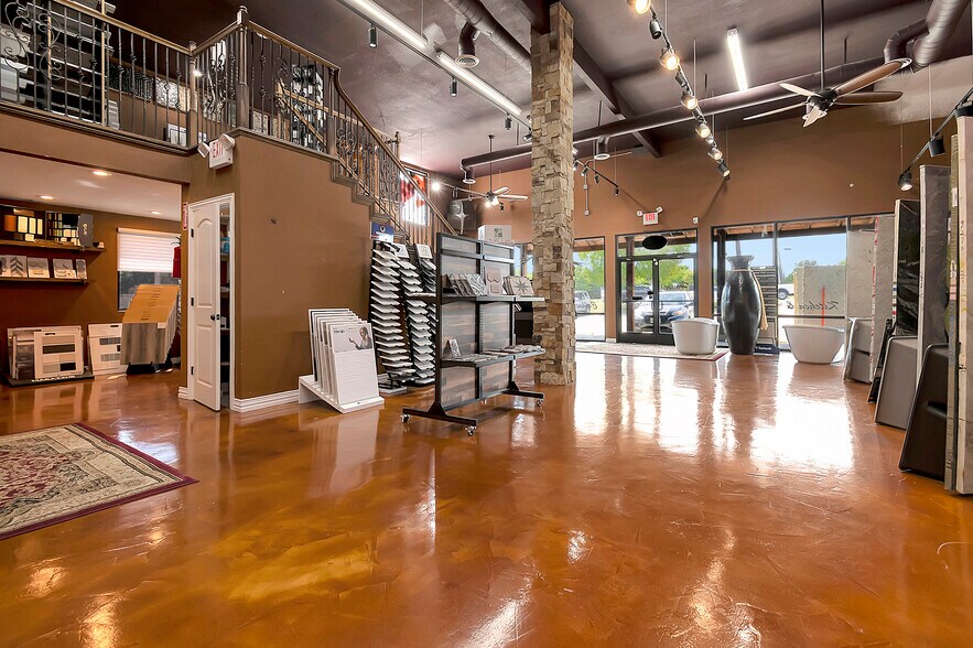 More Photos Of 7716 Davis Blvd, North Richland Hills Storefront For Lease