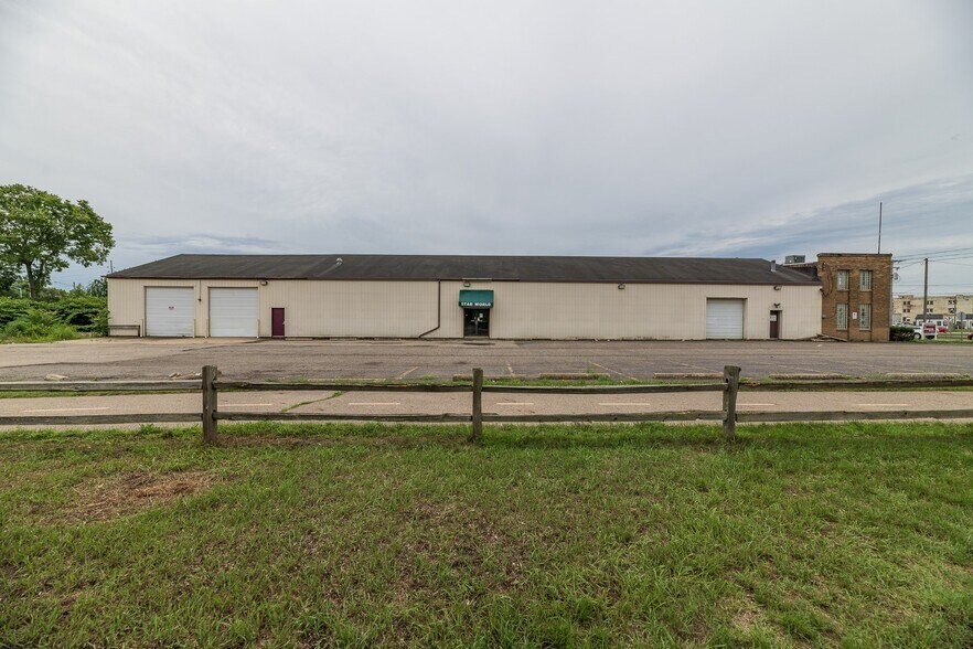 More Photos Of 412 Harrison St, Kalamazoo Freestanding For Lease