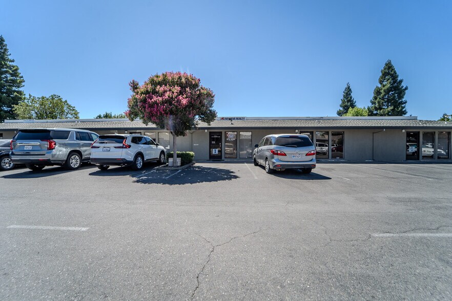 More Photos Of 1547 Starr Dr, Yuba City Office For Sale