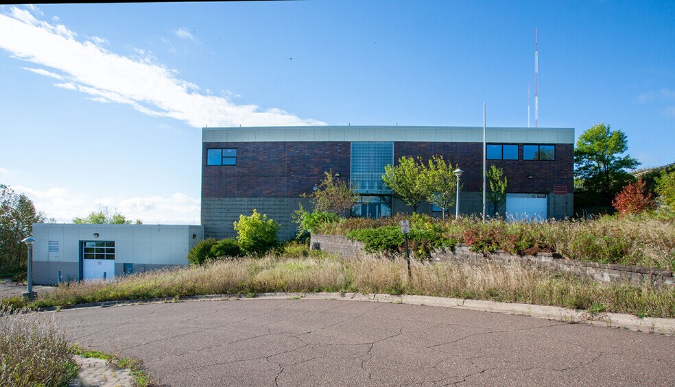 More Photos Of 802 E Central Entrance, Duluth Schools For Lease