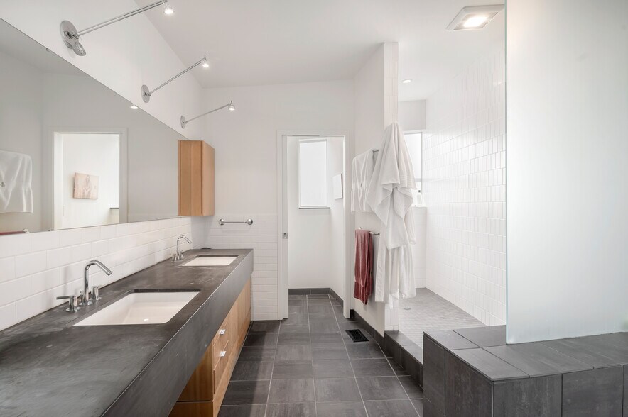 More Photos Of 166 Roy St, Seattle Office Residential For Sale