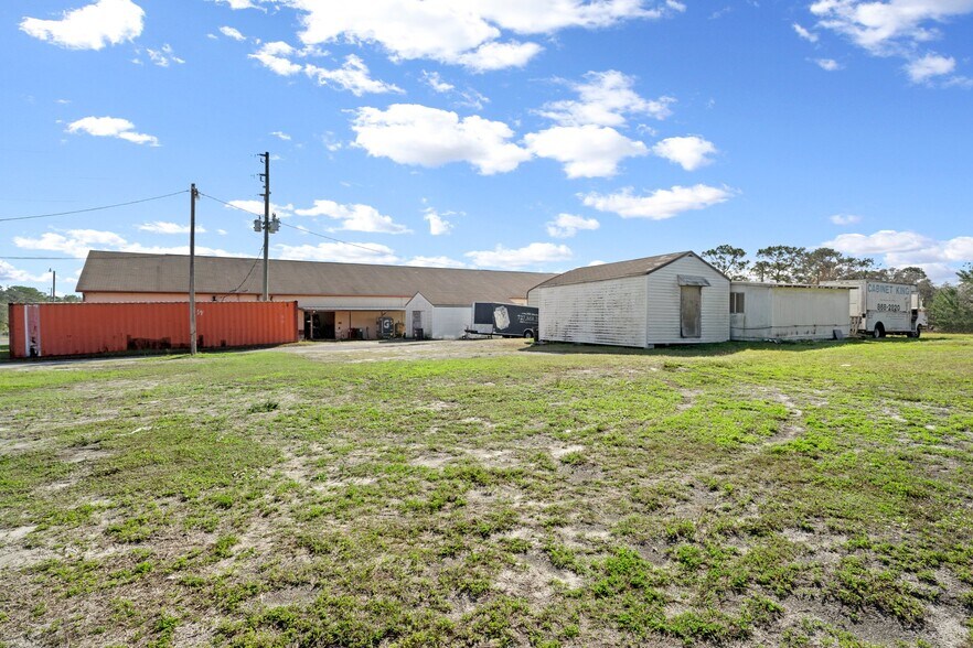 More Photos Of 9926 Denton Ave, Hudson Warehouse For Lease