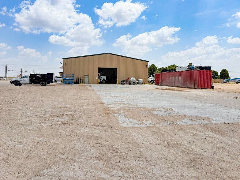 More Photos Of 1010 S FM 1788, Midland Service For Lease