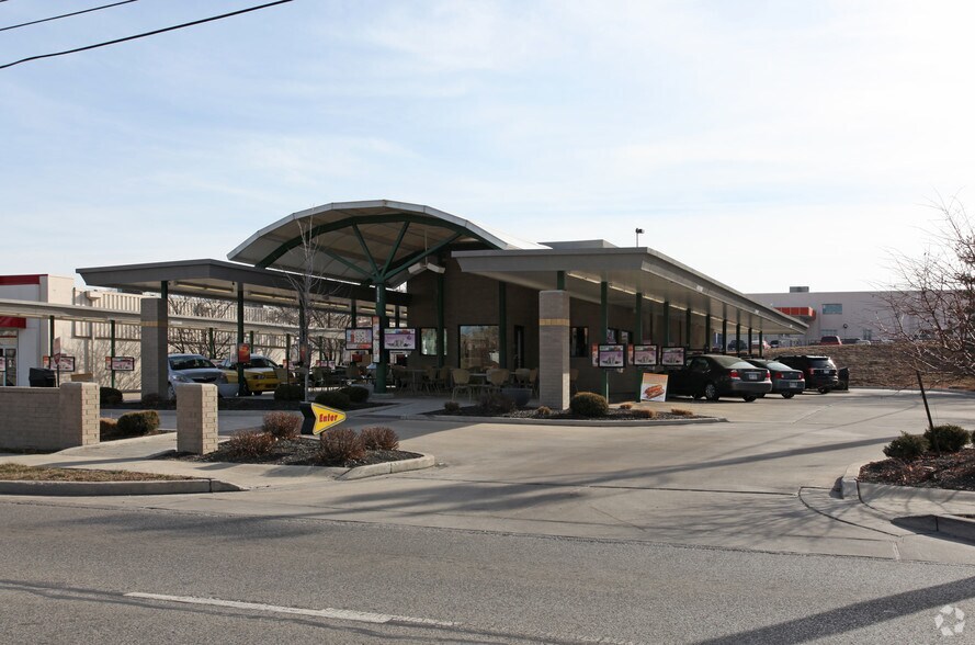 Primary Photo Of 10075 W 75th St, Overland Park Fast Food For Sale