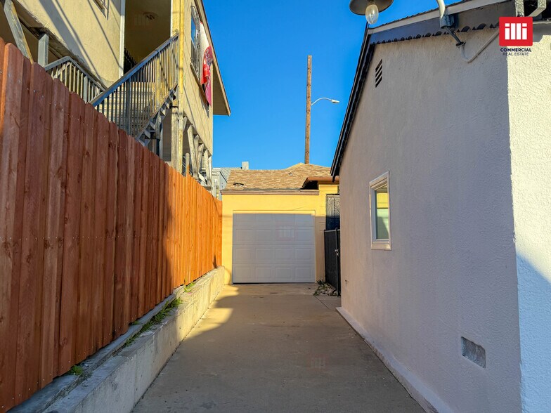 More Photos Of 107 W Fairview Blvd, Inglewood Medical For Lease