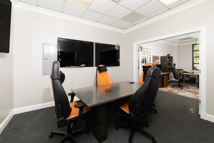 More Photos Of 3020 Highlands Pky, Smyrna Office For Lease