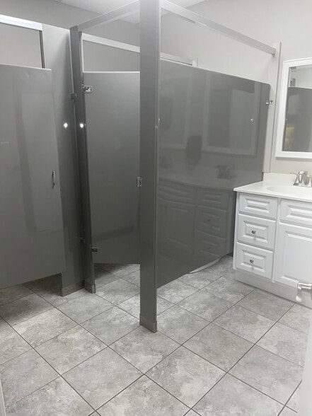 More Photos Of 13555 Automobile Blvd, Clearwater Medical For Lease