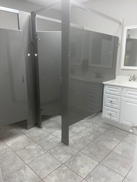 More Photos Of 13555 Automobile Blvd, Clearwater Medical For Lease