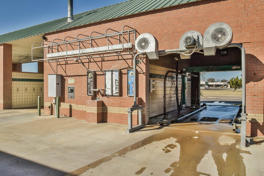 More Photos Of 1433 N Plaza Dr, Granbury Self Storage For Sale